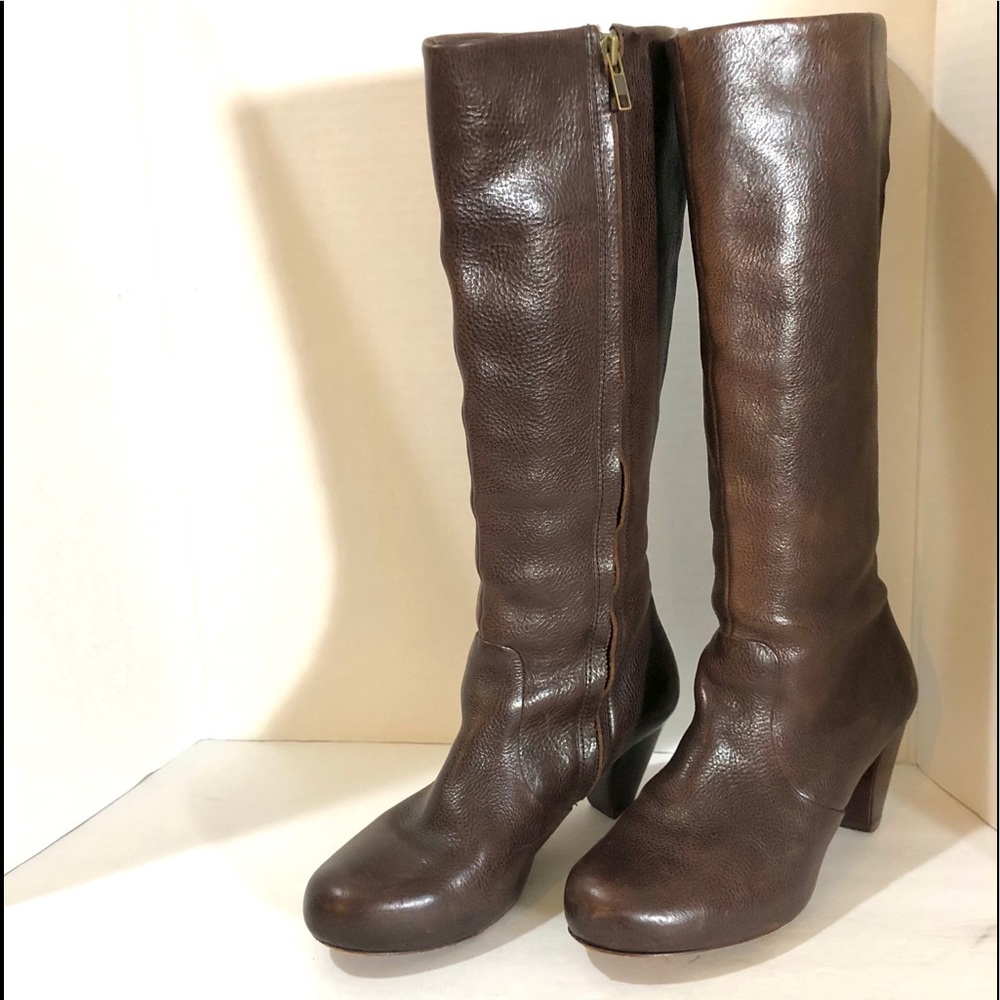 Frye Soft Leather Boots Heels Brown Size 7.5